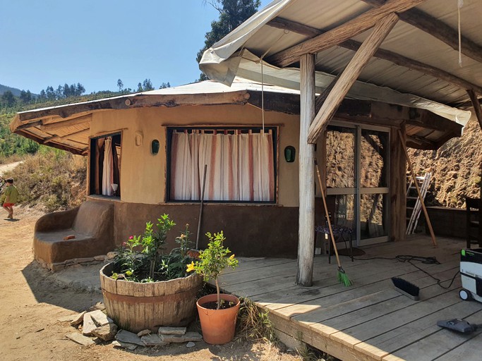 Huts (Portugal, Arganil, Coimbra District)