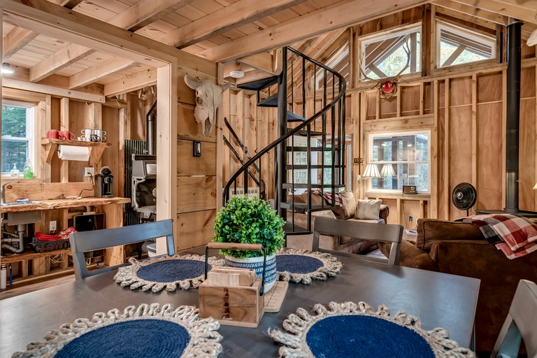 Cabins (United States of America, Brantingham, New York)