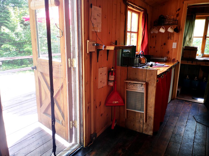 Tiny Houses (Canada, --, Quebec)