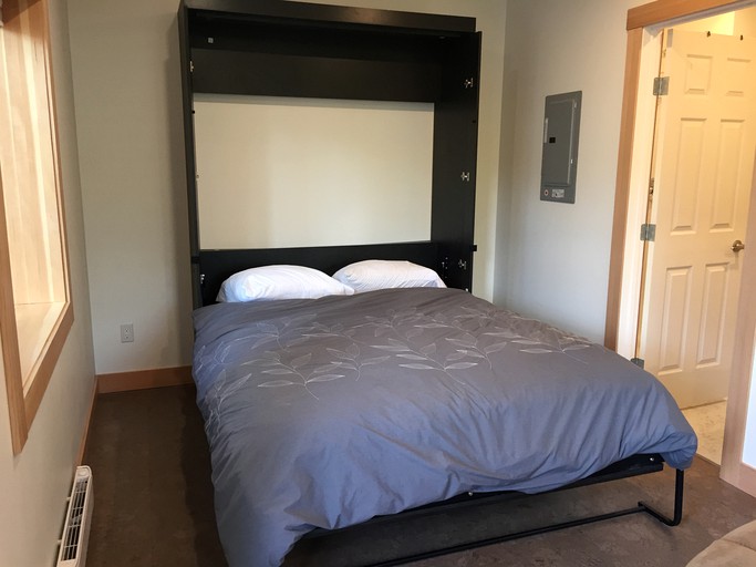 Tiny Houses (Canada, --, British Columbia)