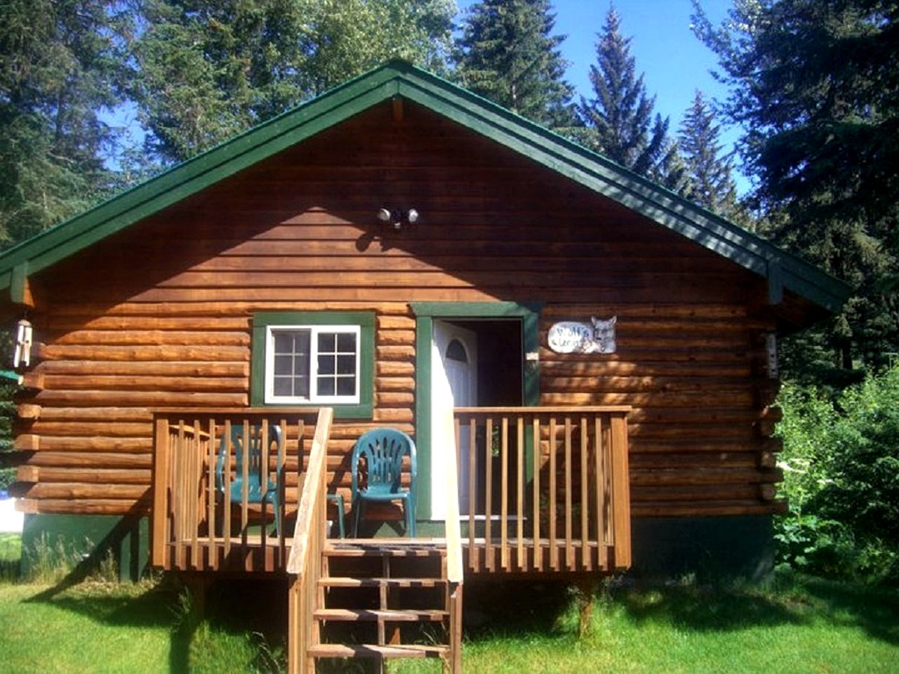 Alaskan Log Cabin fro Glamping Near Kenai Fjords National Park