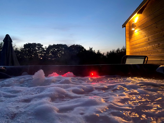 Log Cabins (United Kingdom, Dingestow, Monmouthshire)