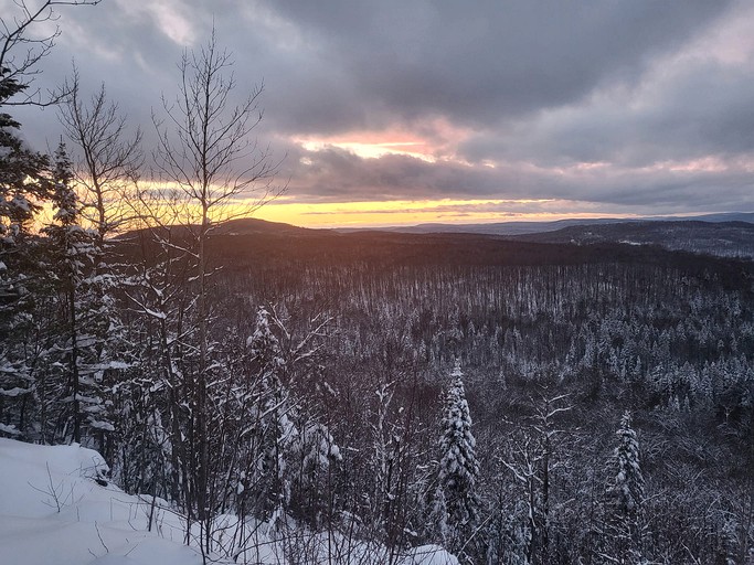 Cabins (Canada, Saint-Damien, Quebec)