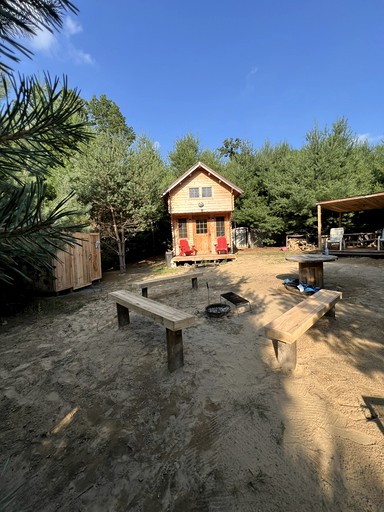Cabins (Canada, Simcoe, Ontario)