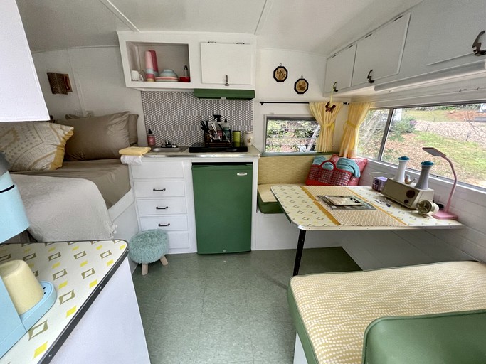 Caravans (United States of America, Franklin, North Carolina)
