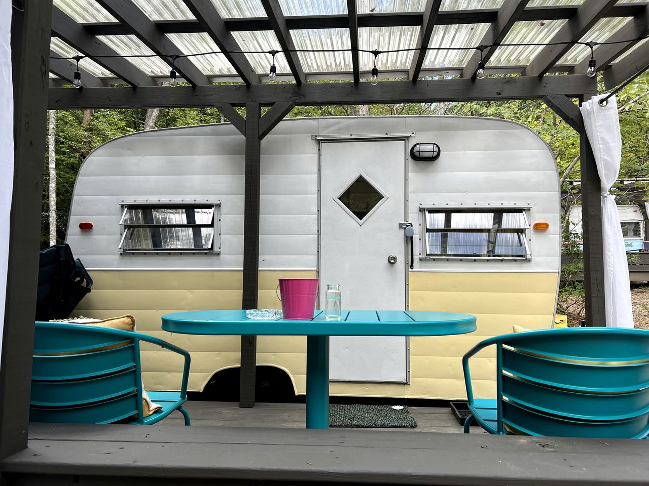 Caravans (United States of America, Franklin, North Carolina)