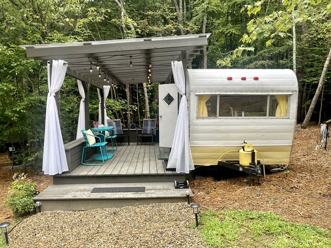 Caravans (United States of America, Franklin, North Carolina)