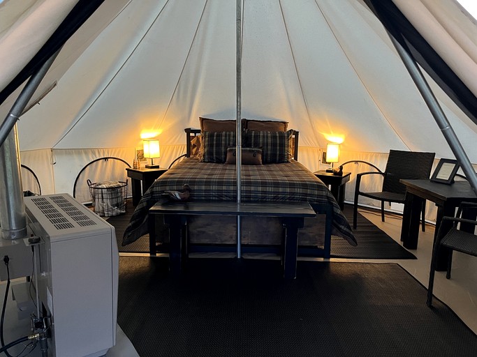 Bell Tents (United States of America, Turner, Maine)