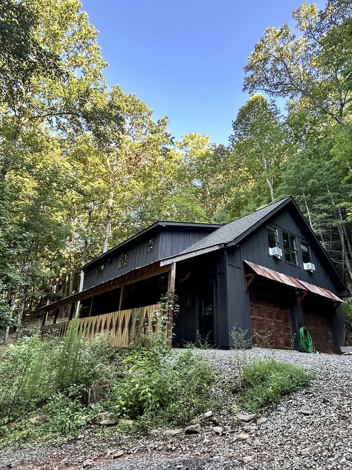 Spectacular Cozy Cottage Nestled Among Nature in Suches, Georgia
