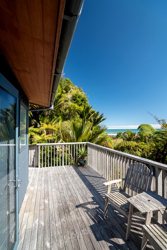 Cottages (Punakaiki, South Island, New Zealand)