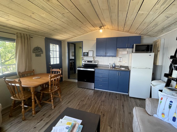 Cottages (Canada, Carling, Ontario)