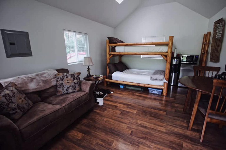 Cabins (Montesano, Washington, United States)