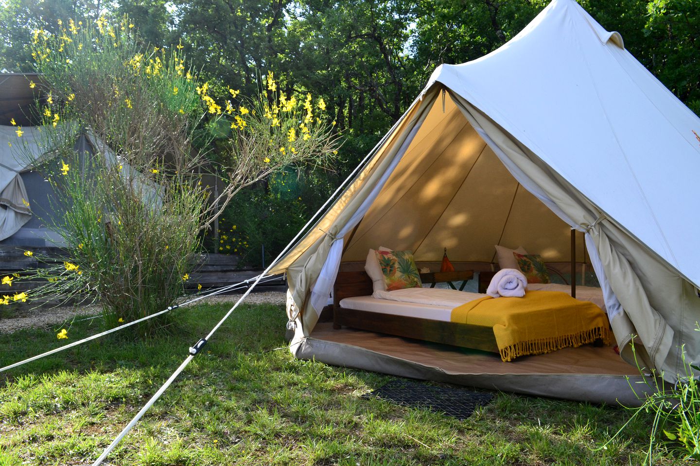 Safari Tents (Arnac, Occitanie, France)