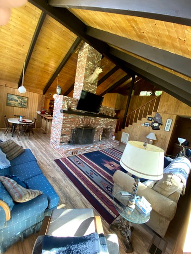 Cabins (Springville, California, United States)