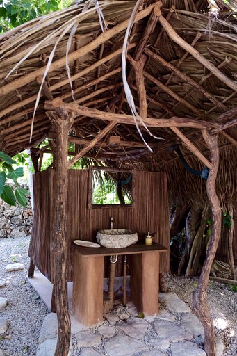 Huts (Indonesia)