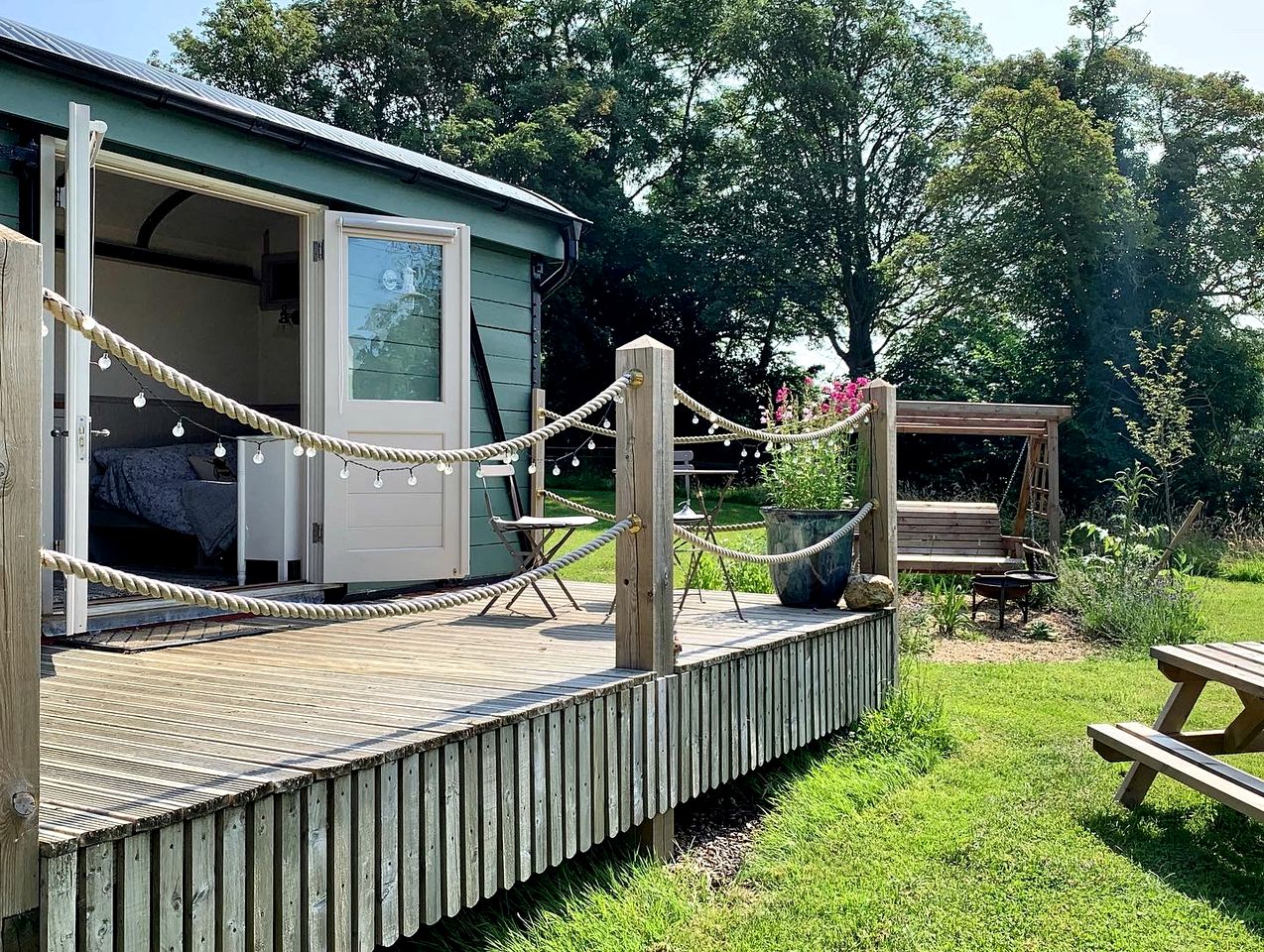 Huts (United Kingdom, Alburgh, England)