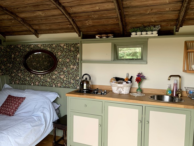 Huts (United Kingdom, Alburgh, England)