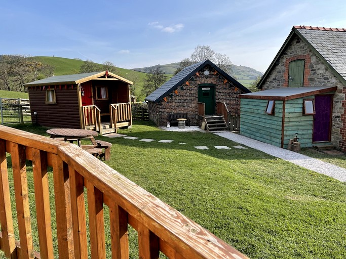 Cabins (United Kingdom, Shropshire, England)