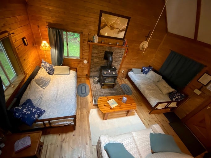 Cabins (Le Roy, Michigan, United States of America)