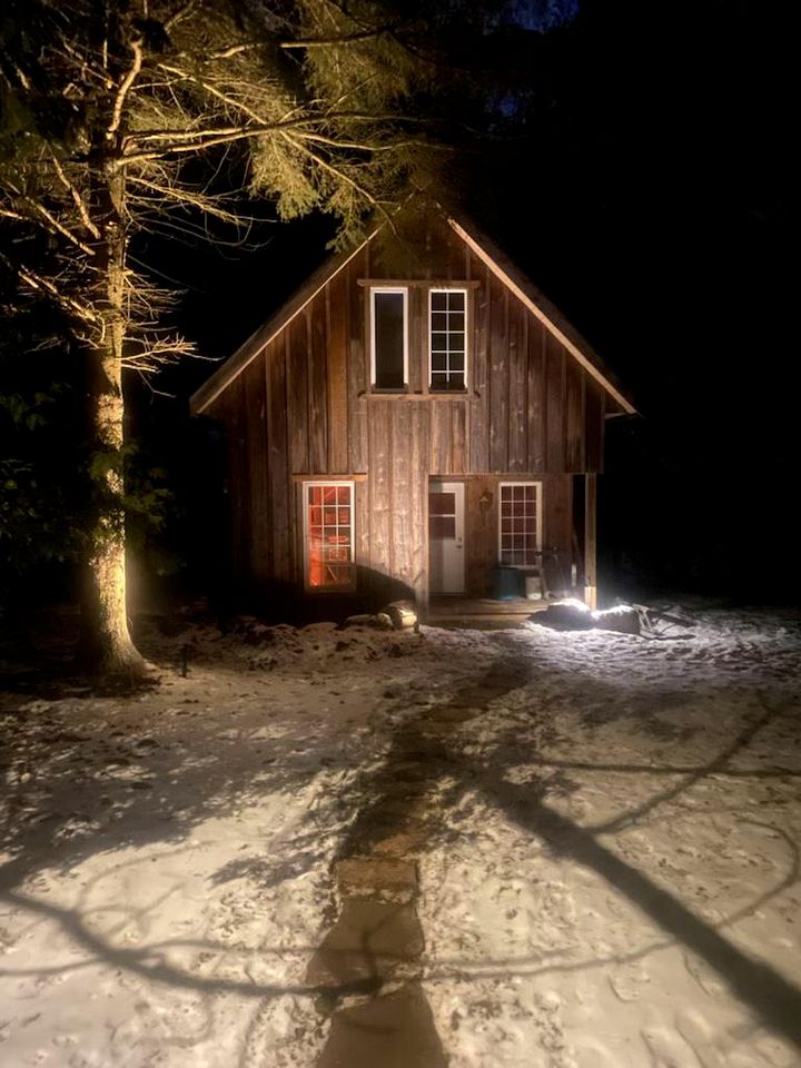 Cabins (Ontario, Canada)