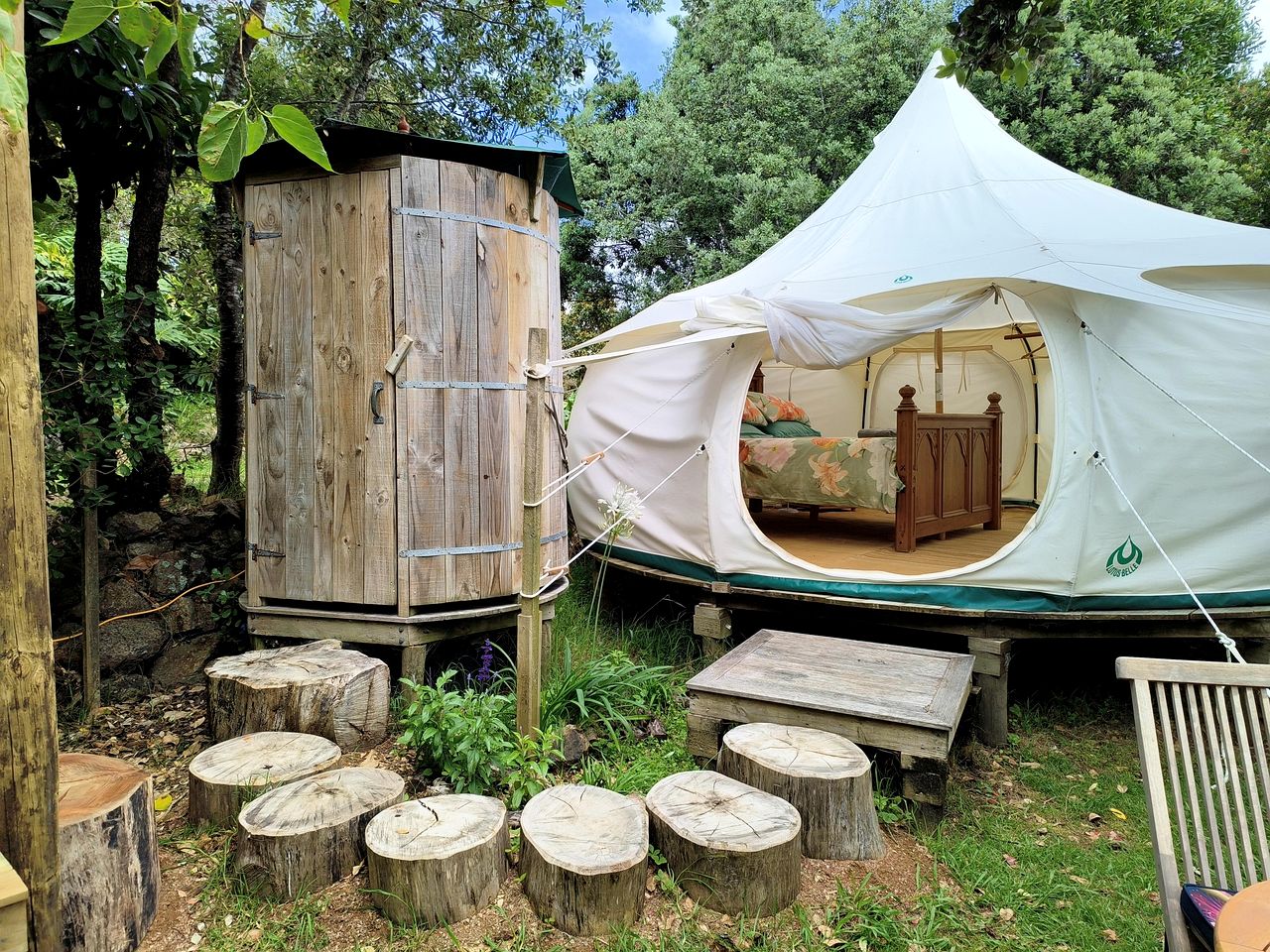 Tranquil Pondside Glamping with Outdoor Kitchen near Wildlife Haven in Waiheke Island, NZ