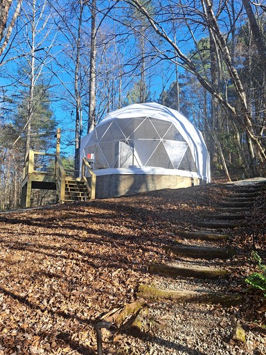 Relaxing Dome in the Heart of the Blue Ridge Mountains for an Unforgettable Glamping Experience in Rosman, North Carolina