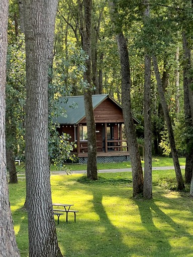 Cabins (United States of America, Belfast, Maine)