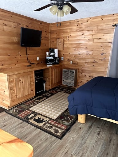 Cabins (United States of America, Ocqueoc, Michigan)