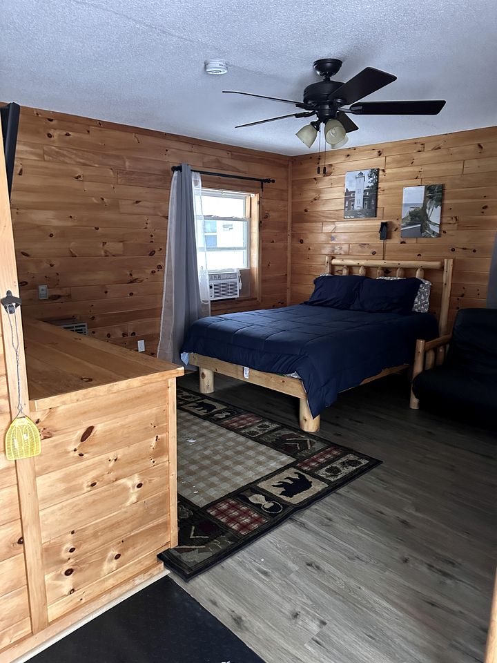 Cabins (United States of America, Ocqueoc, Michigan)