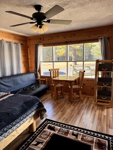 Cabins (United States of America, Ocqueoc, Michigan)