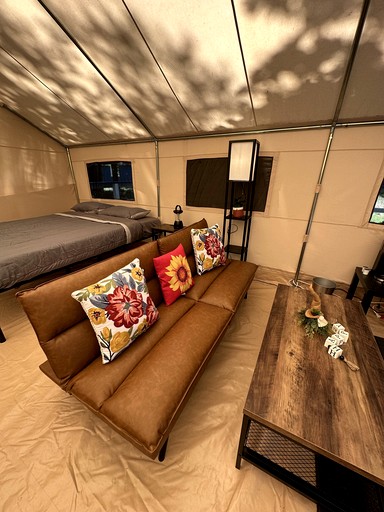 Safari Tents (United States of America, Murfreesboro, Arkansas)