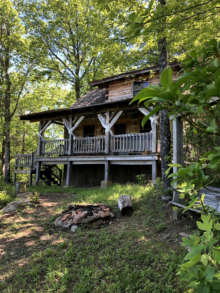 Cabins (United States of America, Galax, Virginia)