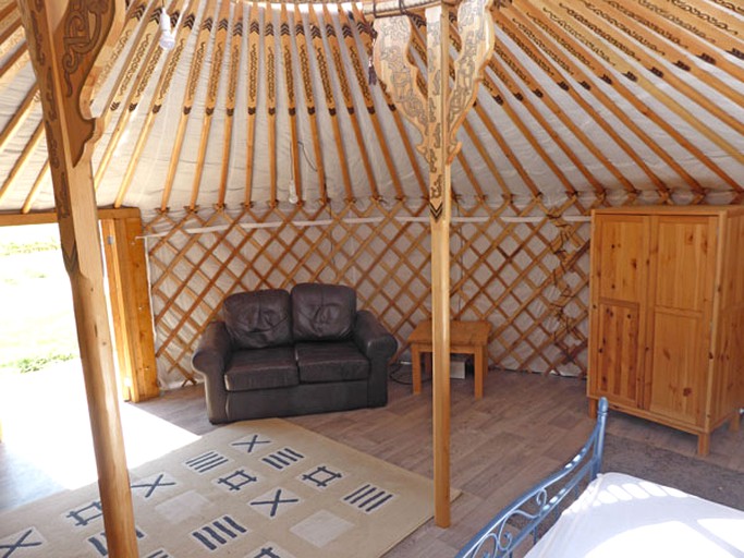 Yurts (Bergerac, Nouvelle-Aquitaine, France)