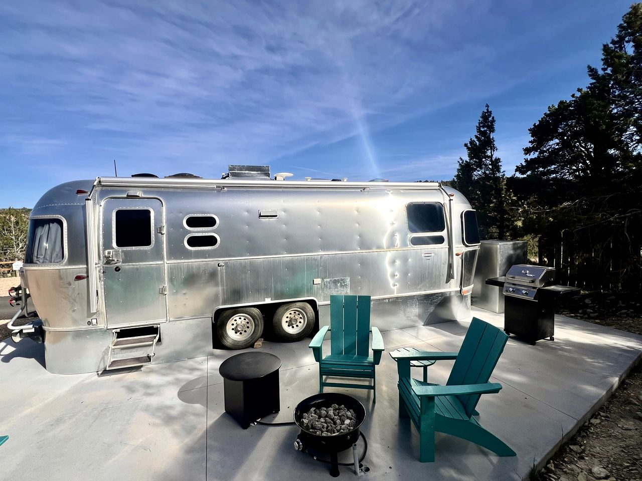 Amazing Retro Airstream on a Beautiful Resort with Fantastic Amenities near Zion National Park in Orderville, Utah