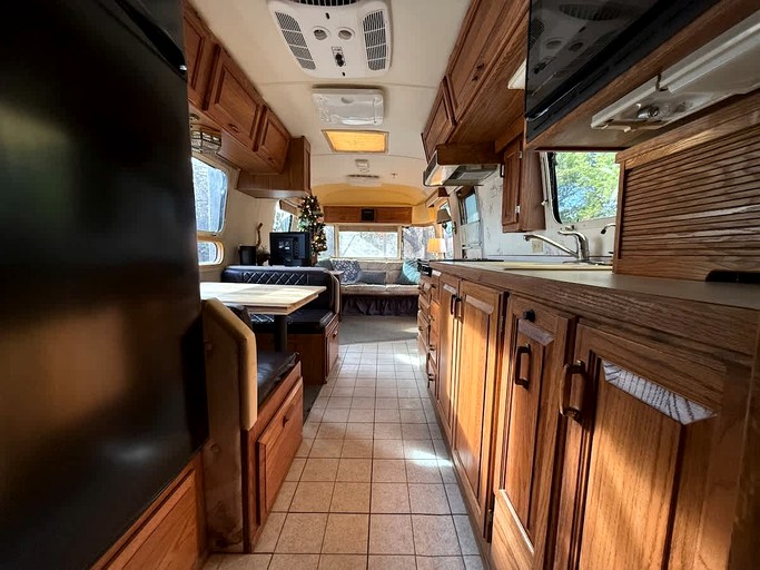 Caravans (United States of America, Lawton, Oklahoma)