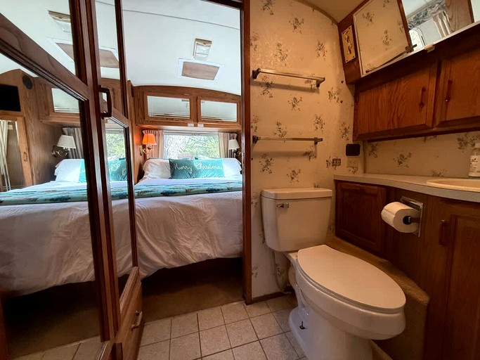 Caravans (United States of America, Lawton, Oklahoma)