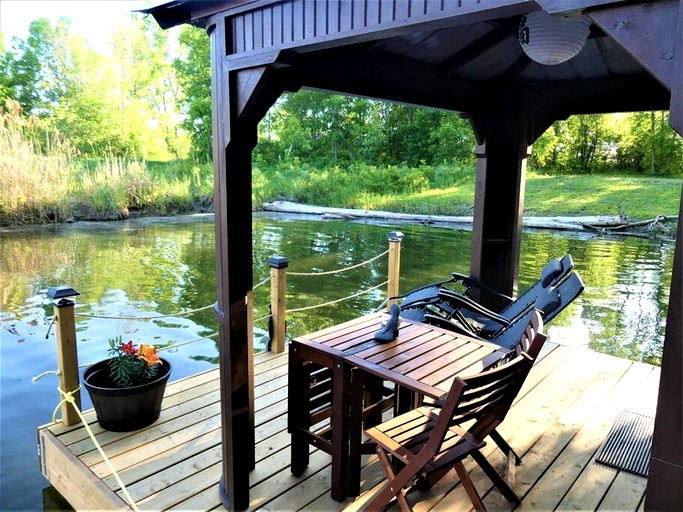 Floating Homes (Canada, Ile-aux-Noix, Quebec)