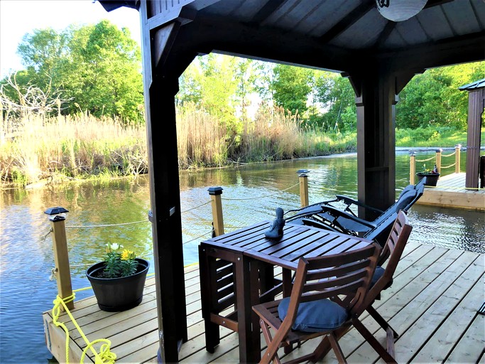 Floating Homes (Canada, Île-aux-Noix, Quebec)