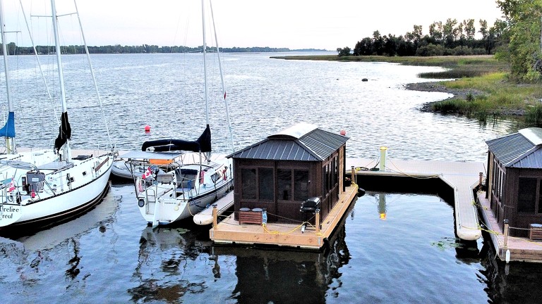 Floating Homes (Canada, Ile-aux-Noix, Quebec)