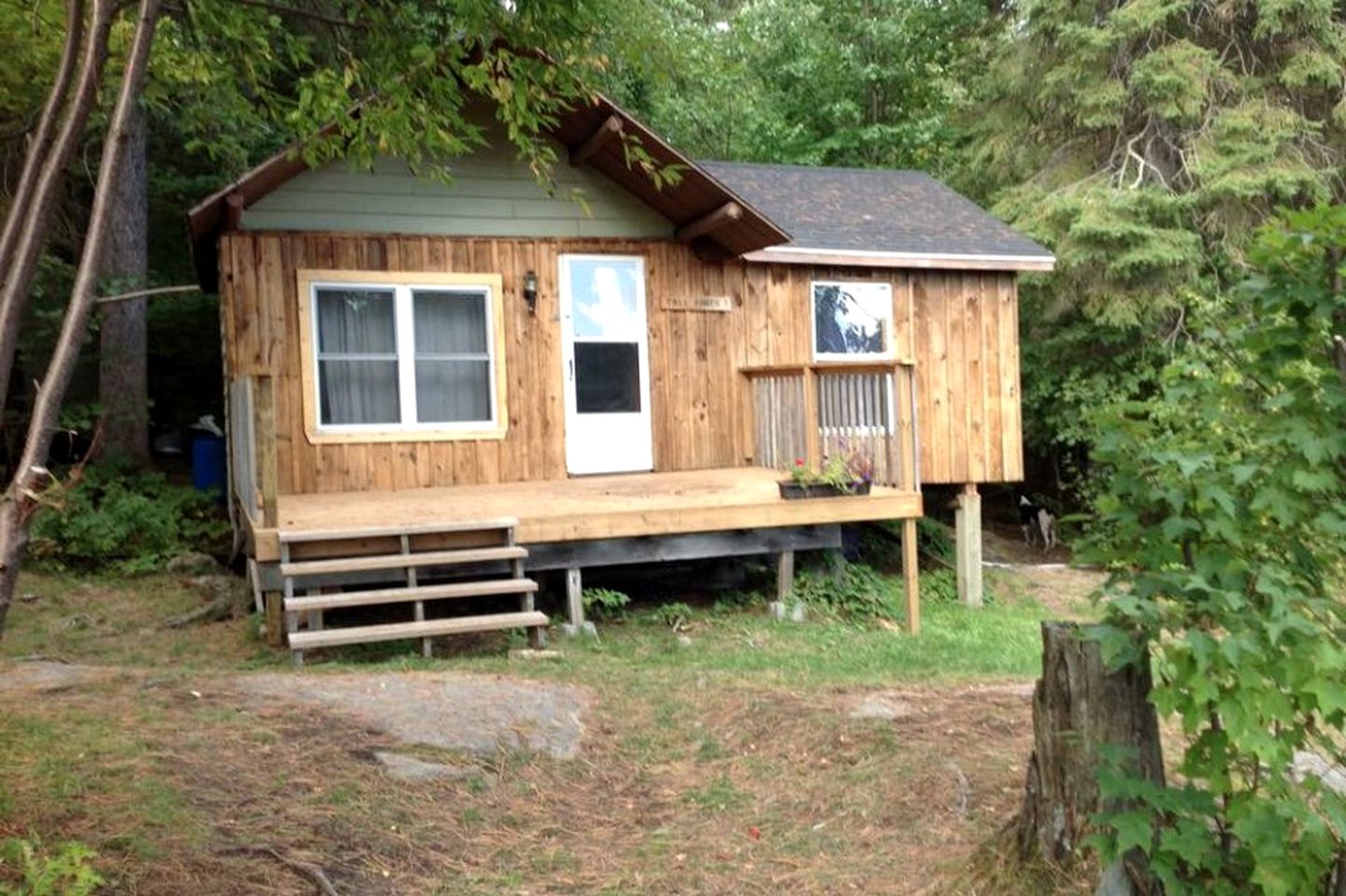 Cabins (Kipawa, Quebec, Canada)