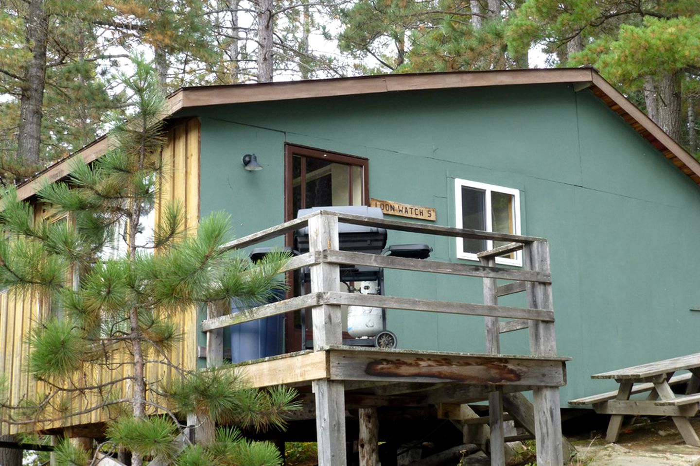 Cabins (Kipawa, Quebec, Canada)