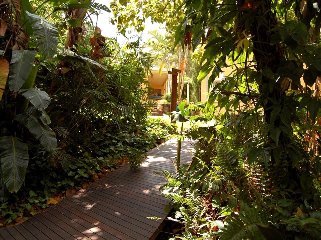 Cabins (Sunshine Coast, Queensland, Australia)