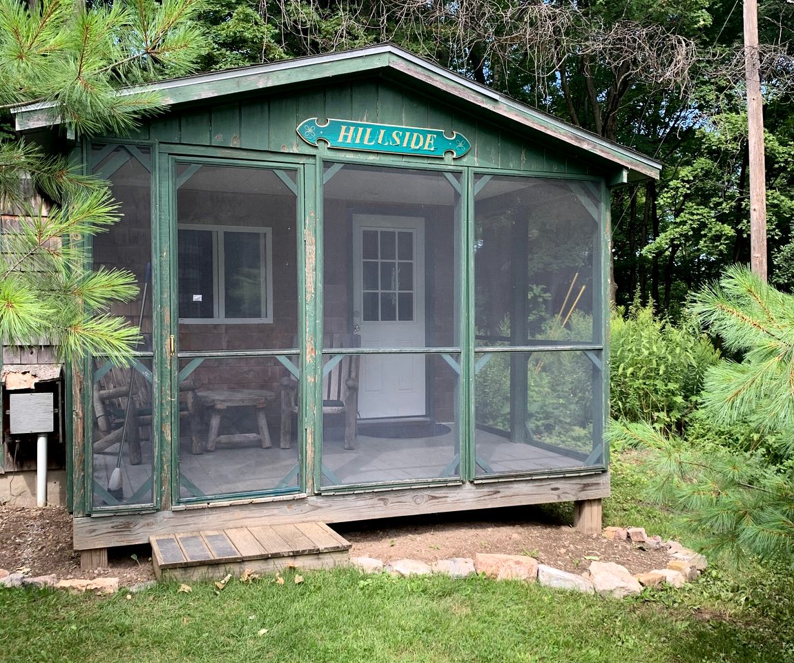 Cabins (South Hero, Vermont, United States of America)