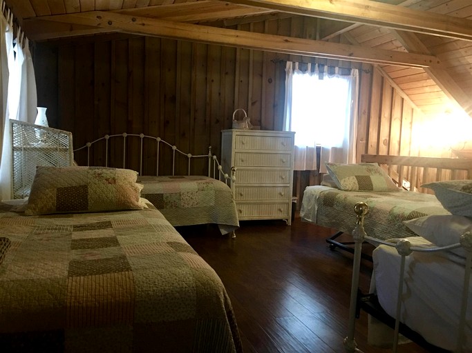 Cabins (United States of America, Monterville, West Virginia)