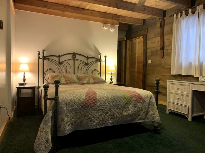 Cabins (United States of America, Monterville, West Virginia)