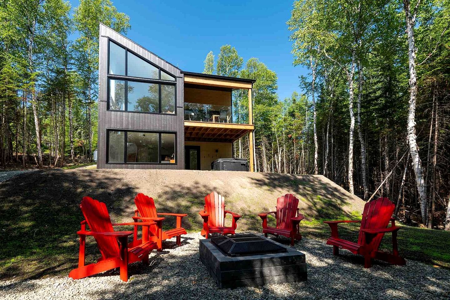 Stunning Cottage with Spa in the Woods in Baie-Saint-Paul, Quebec