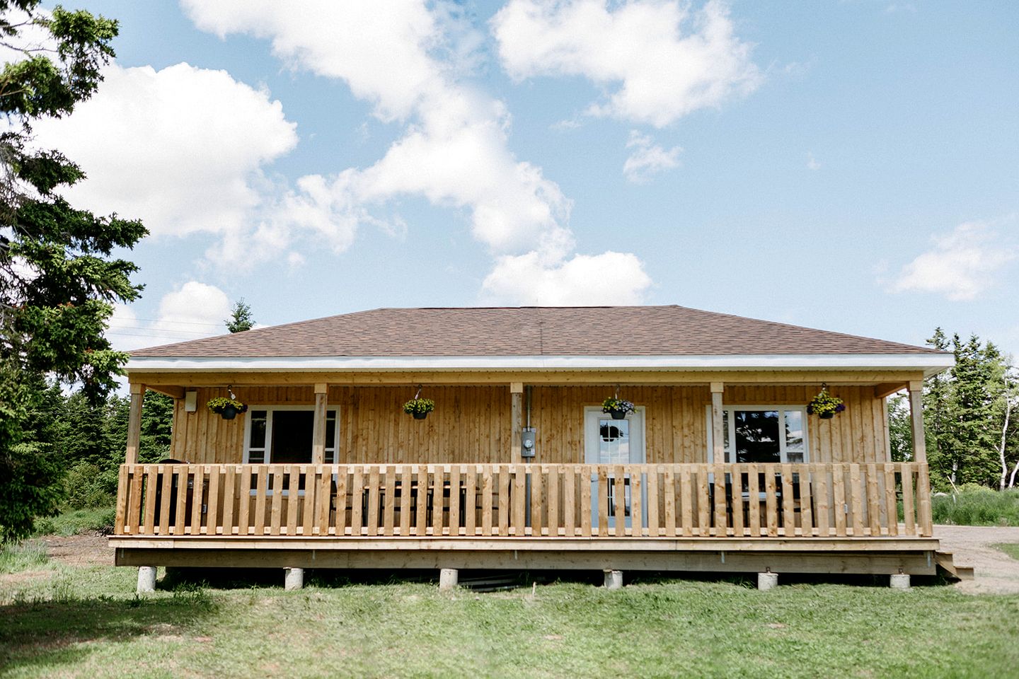 Cabins (Canada, Ingonish Beach, Nova Scotia)