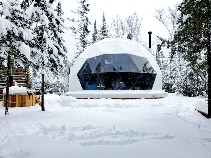 Domes (Canada, Matawinie, Quebec)