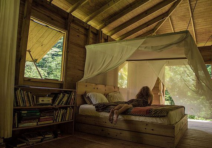 Huts (Rosalie, Saint David, Dominica)