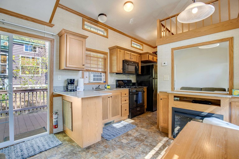 Cabins (United States of America, Sandwich, Massachusetts)